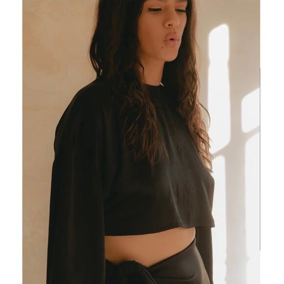 NWT! B. Freedom Satin Long Sleeve Simona Top - Size Medium - Picture 5 of 9